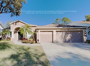 16924 Falconridge Rd, Lithia, FL 33547