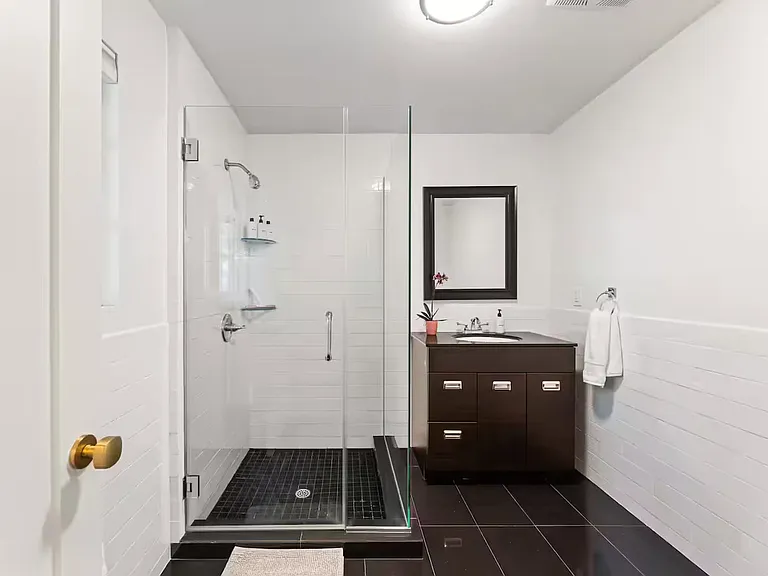 3795 Fredonia Dr — Photo 38