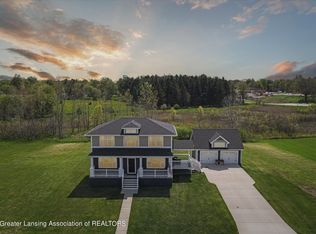 614 Oakwood Dr, Charlotte, MI 48813