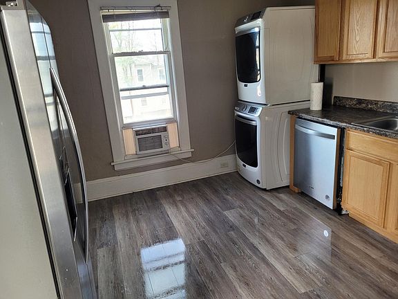 3rd image of 404 E Watauga Ave #3