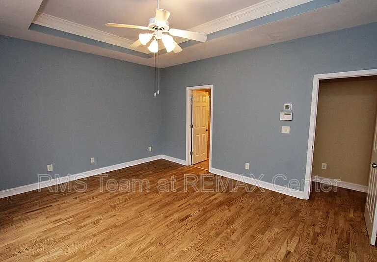 1360 Eastgate Ct SE — Photo 17
