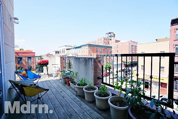 Rented by Mdrn Residential | media 28