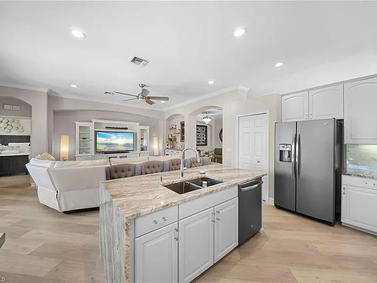 14321 Manchester Dr — Photo 16