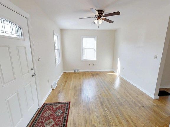 5th image of 152 Courtney Ave NE
