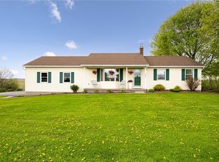 1804 Barnes Rd, Walworth, NY 14568