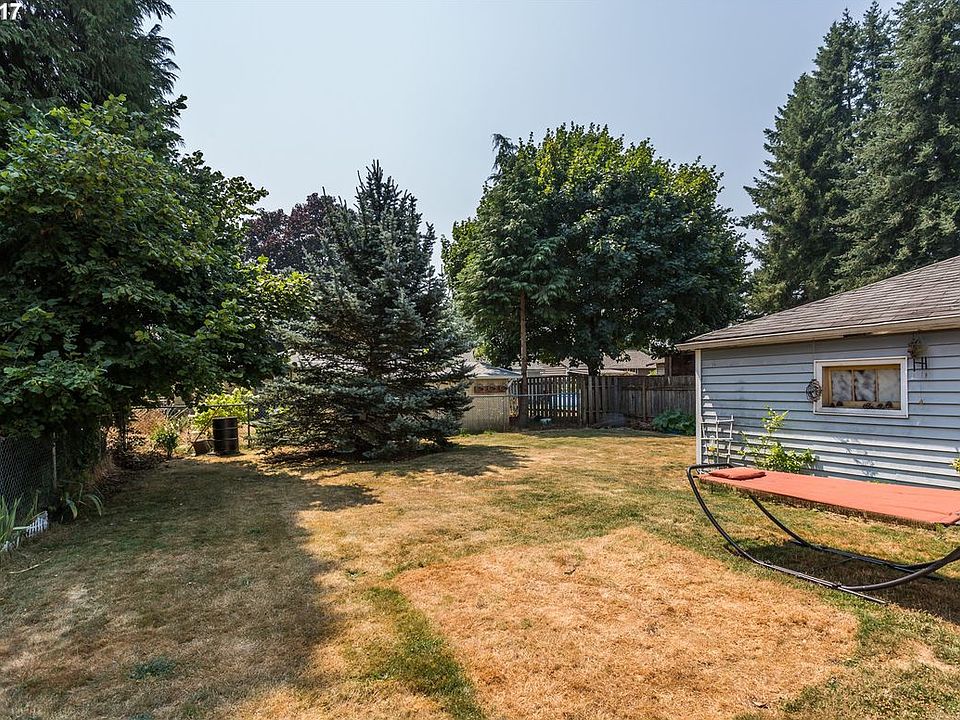2nd image of 33764 SE Oak St