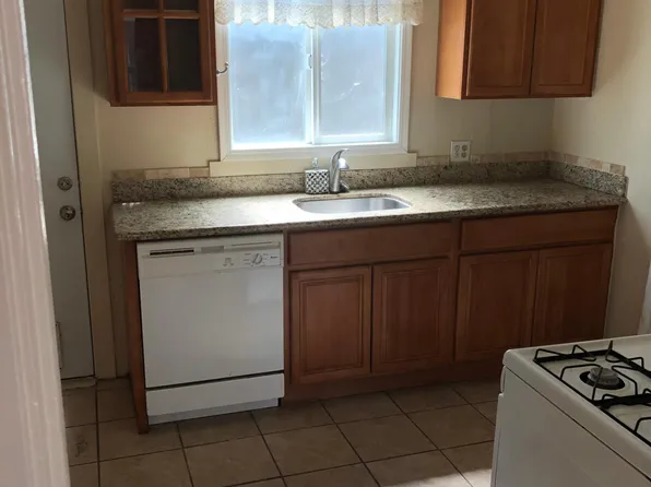870 3rd St APT 3, Santa Rosa, CA 95404