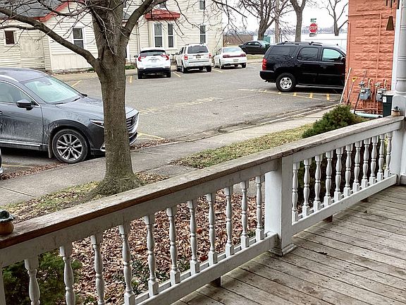 2nd image of 121 Washington St APT 2