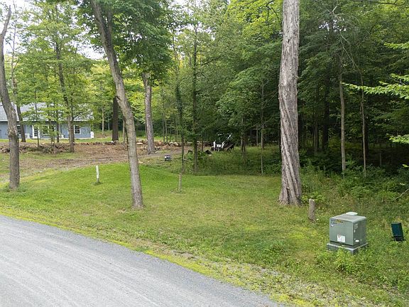 5th image of 33 Maple Grove Estates #26