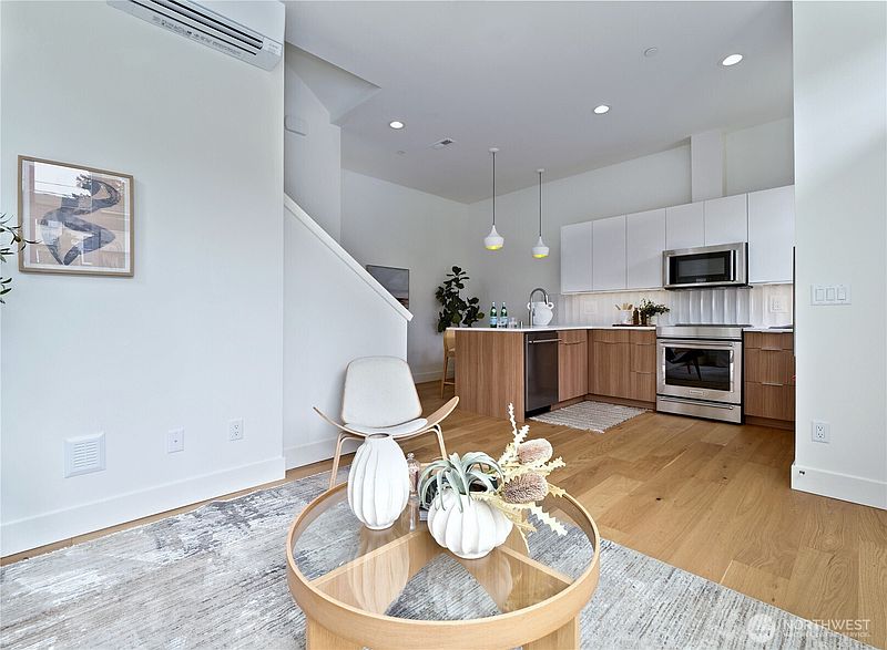4th image of 715 15th Avenue #A
