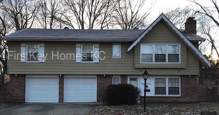 1st image of 7205 Willow Ave