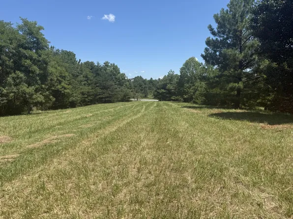 1092 Mayberry Crossing Dr, Moneta, VA 24121