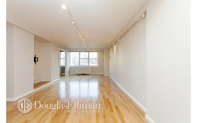 Rented by Douglas Elliman | media 21