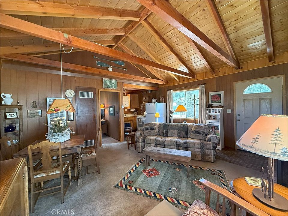1st image of 936 Pinon Ln