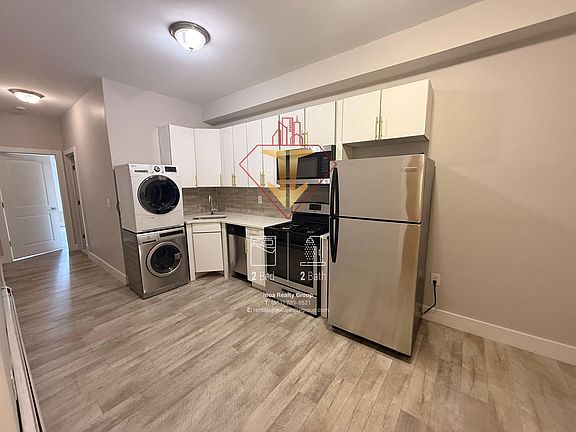 3rd image of 207 Webster Ave APT 1