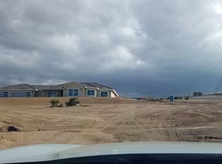 23989 Round Up Way, Apple Valley, CA 92308