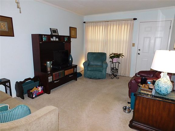 4th image of 3611 4th St