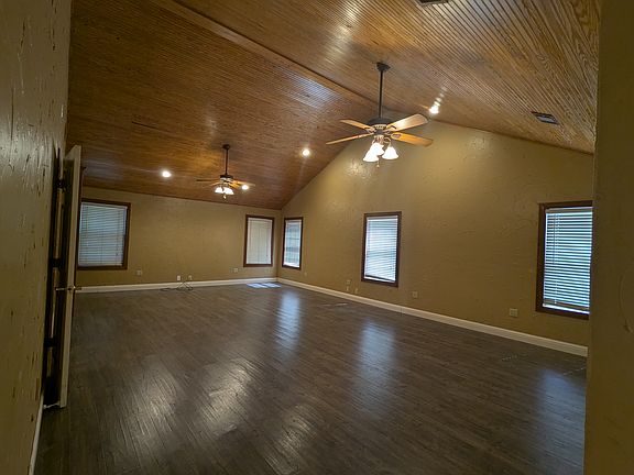 3rd image of 4006 Mountain Vista Dr
