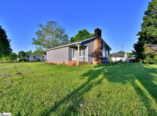 301 Gardenview Dr, Inman, SC 29349