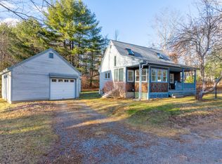 17 N Village Rd, Wells, ME 04090