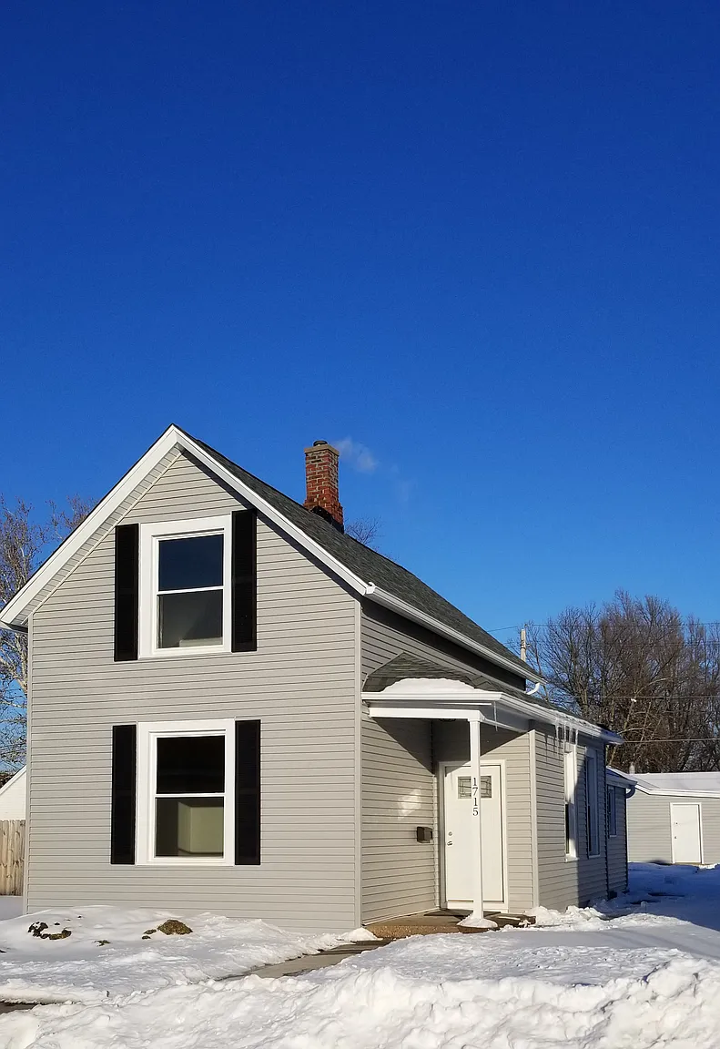 1715 Washington Ln photo 1