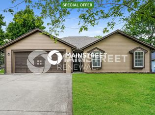 820 SW Meadowood Dr, Grain Valley, MO 64029