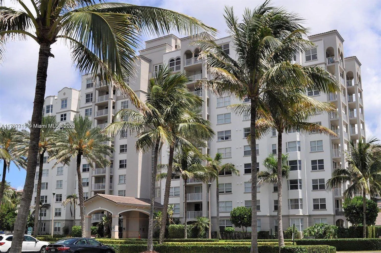 Highland Beach Club Condo — Photo 1