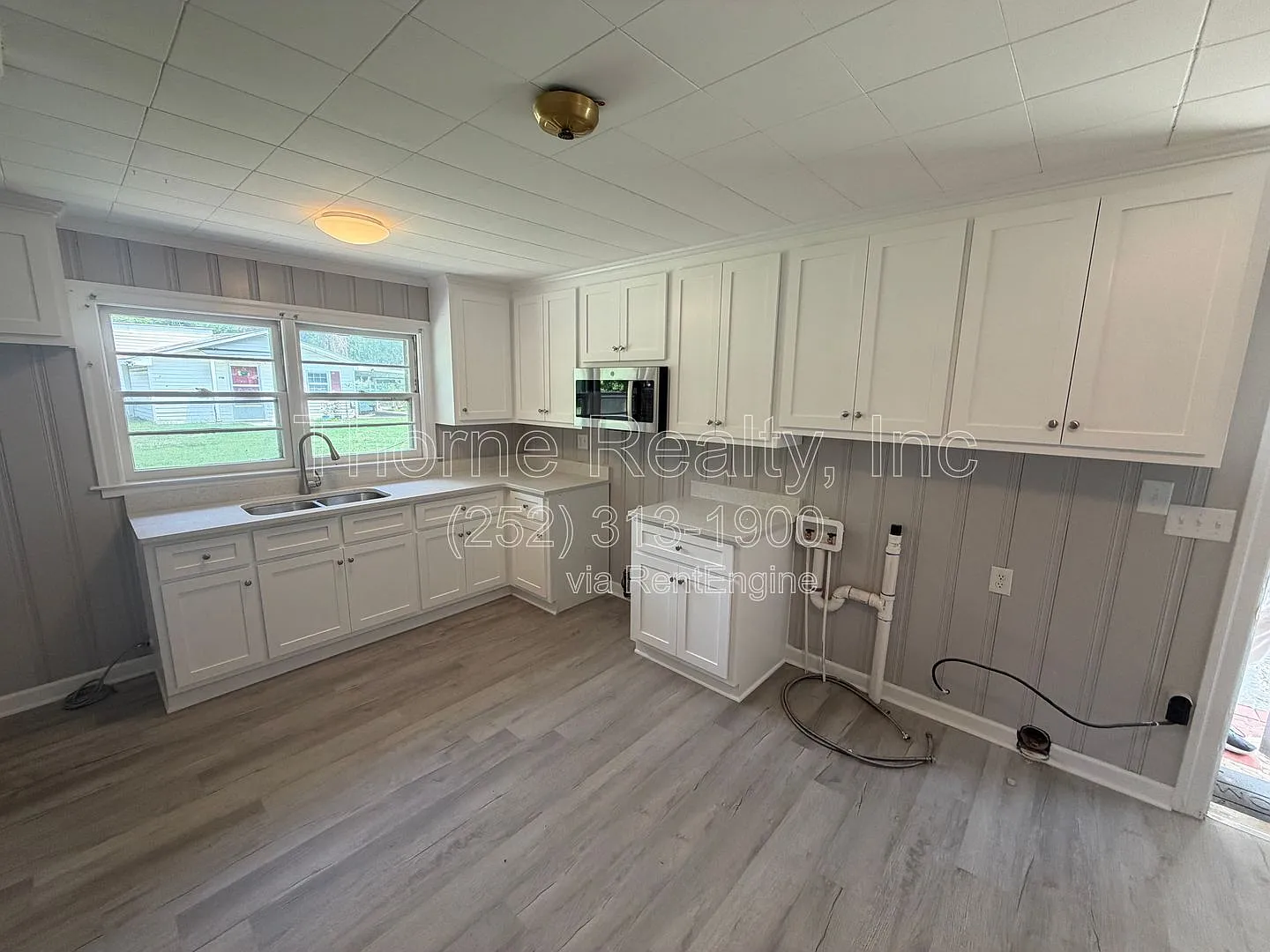 3 bed, 1.5 bath, $1,350 — Photo 2