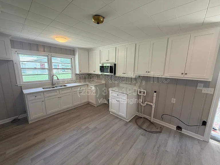 1730 W Wilson St — Photo 2