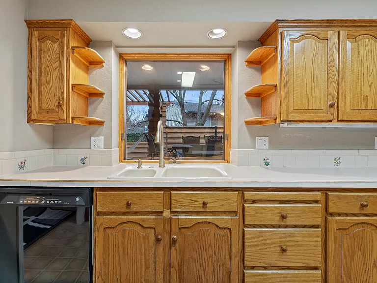 765 N Meaghan Pl — Photo 9