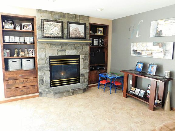 3rd image of 1631 10th St SW
