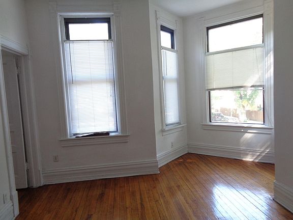 3rd image of 3134 N Southport Ave #2F