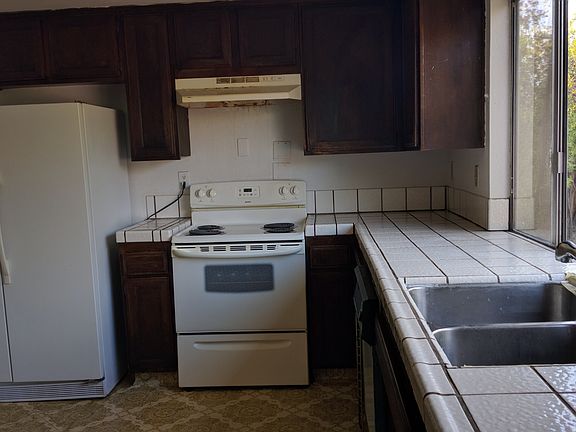 4th image of 257 Berrendo Dr