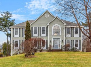 13 Bunker Hill Dr, Londonderry, NH 03053