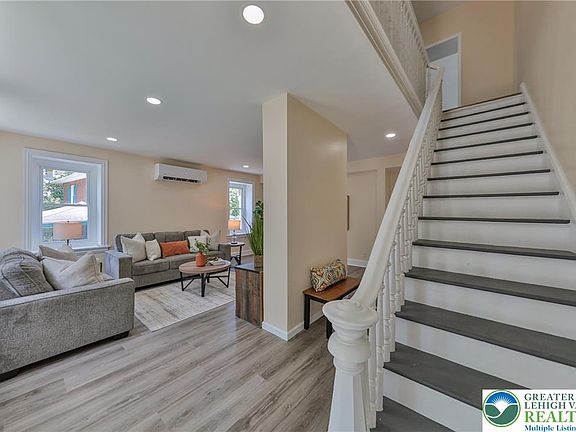 4th image of 1113 E Emmaus Ave