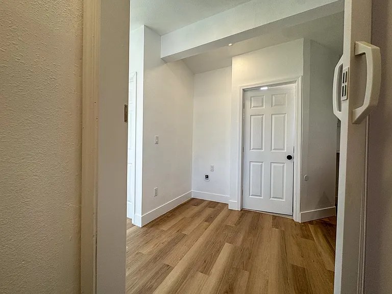 25 Pico Ave #B — Photo 28