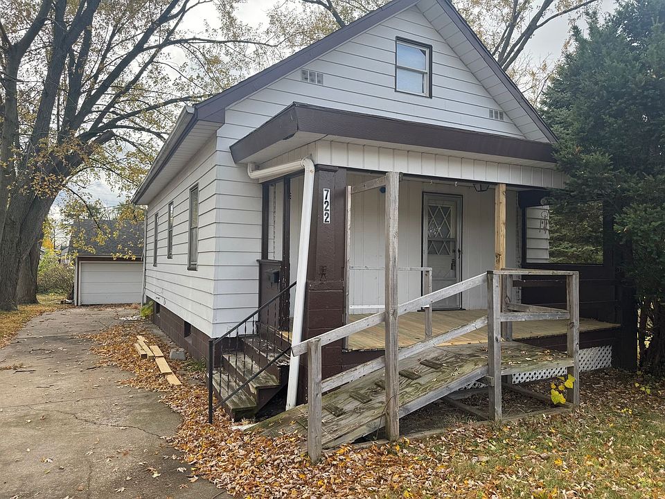 1st image of 722 E Paris Ave