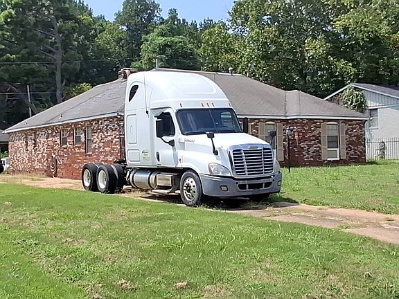 3rd image of 4351 Hillbrook Rd