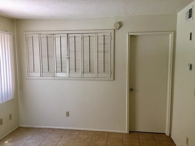 1810 E Blacklidge Dr #307 — Photo 13