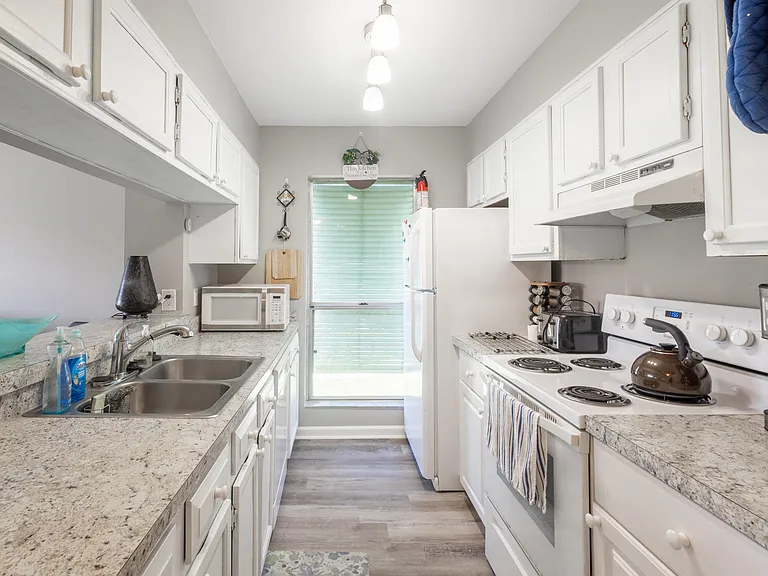 184 Cypress Point Dr #184 — Photo 6
