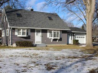 27 E Wiggand Dr, Glenmont, NY 12077