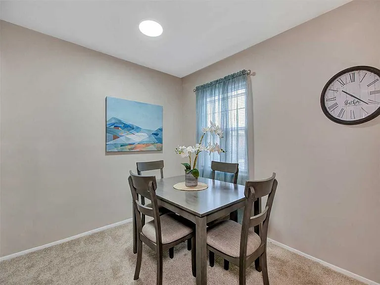 Ridgewood Club Apartments — Photo 8