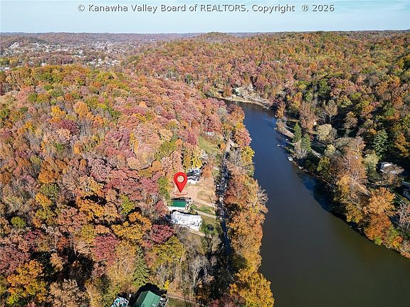 2nd image of 105 Lake Shore Dr