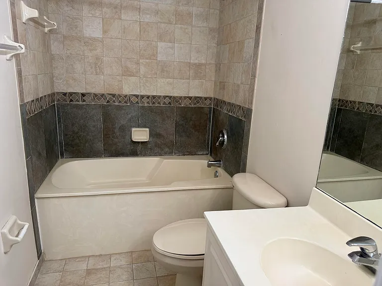 3472 Commodore Ct — Photo 20