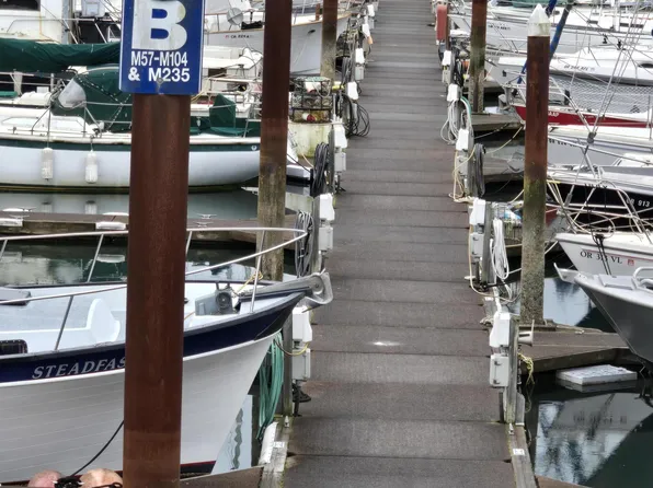 1000 SE Bay Blvd #M-82, Newport, OR 97365