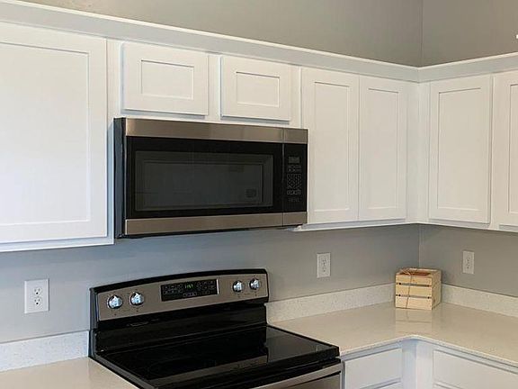 5th image of 1831 W Newcastle Ln #202