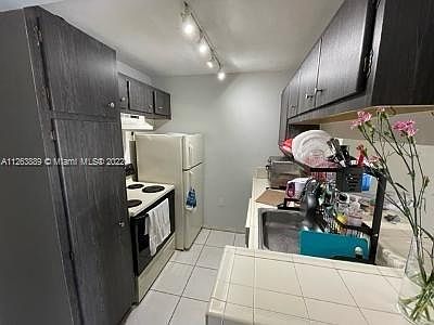 3rd image of 10746 N Kendall Dr APT N5
