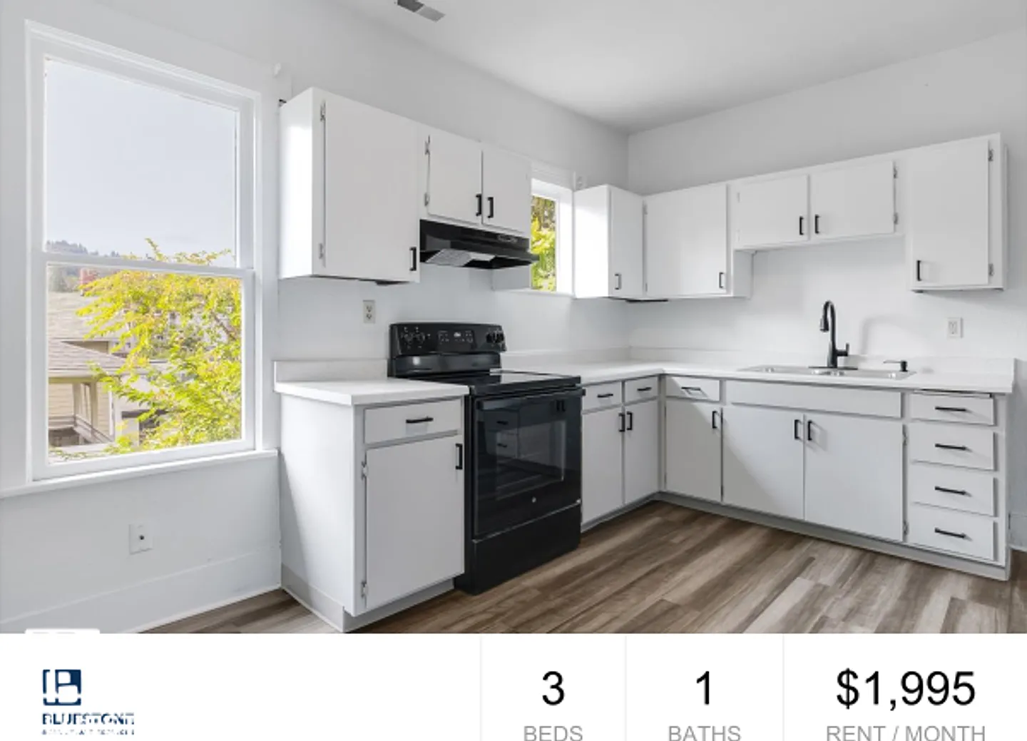 Updated top floor 3 Bedroom 1 Bath Duplex available now! — Photo 4