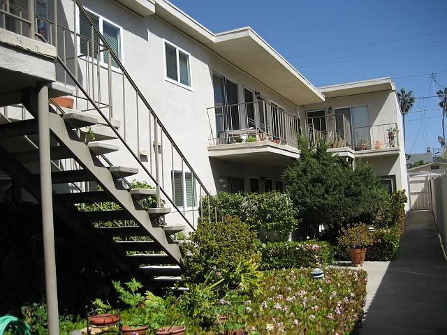 Building Photo - 4479 Maryland St #3