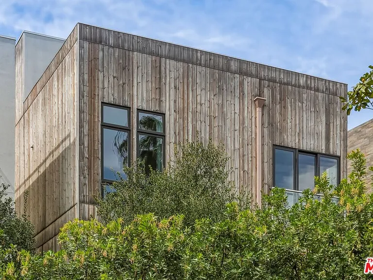 1041 N Spaulding Ave #203 — Photo 6